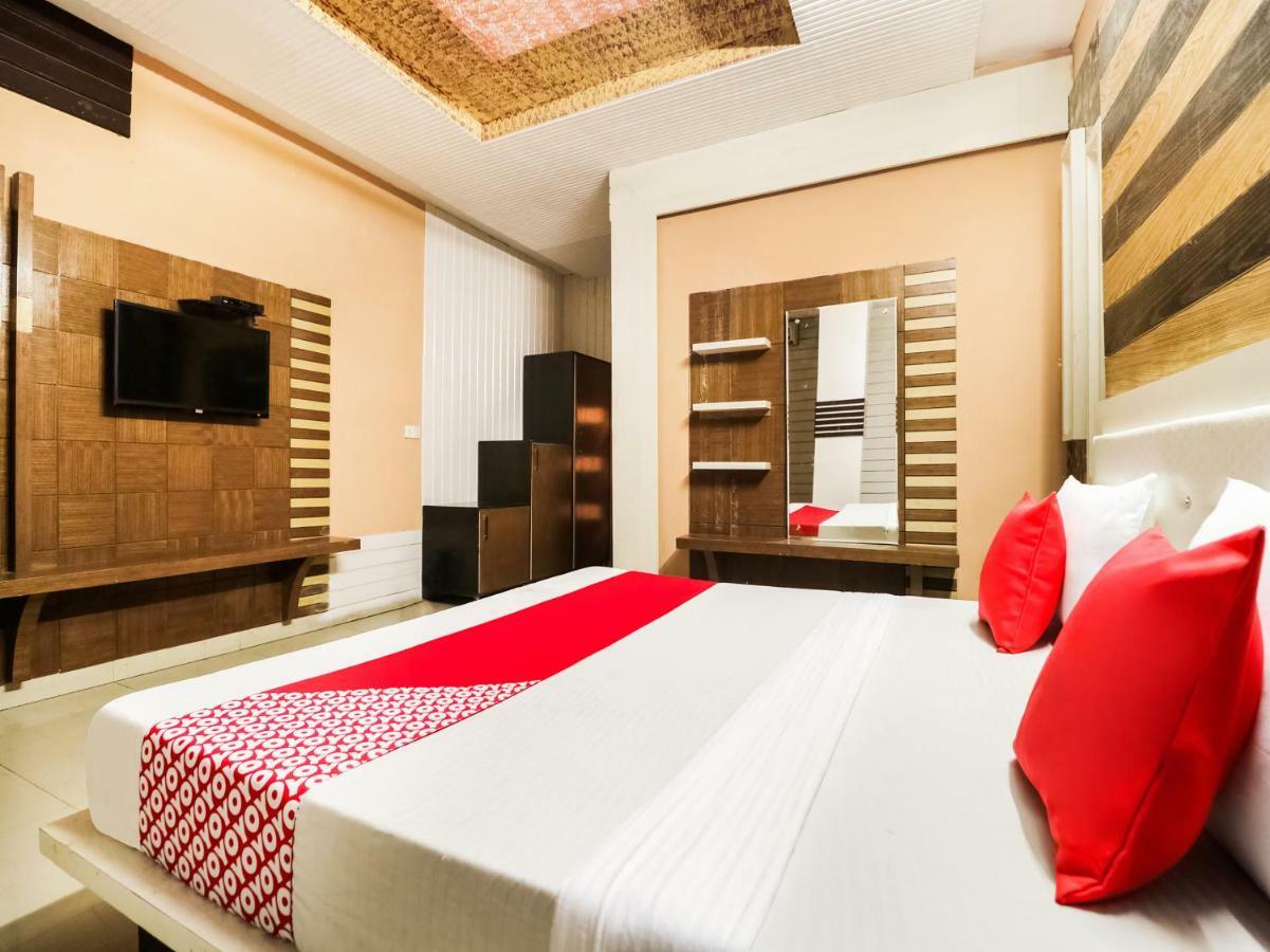 Oyo 47630 Grand Villa Moga 外观 照片