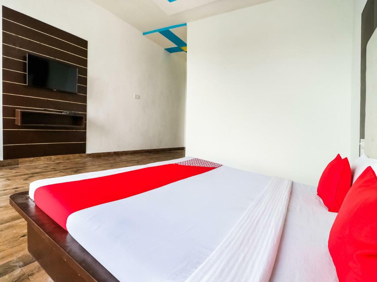 Oyo 47630 Grand Villa Moga 外观 照片
