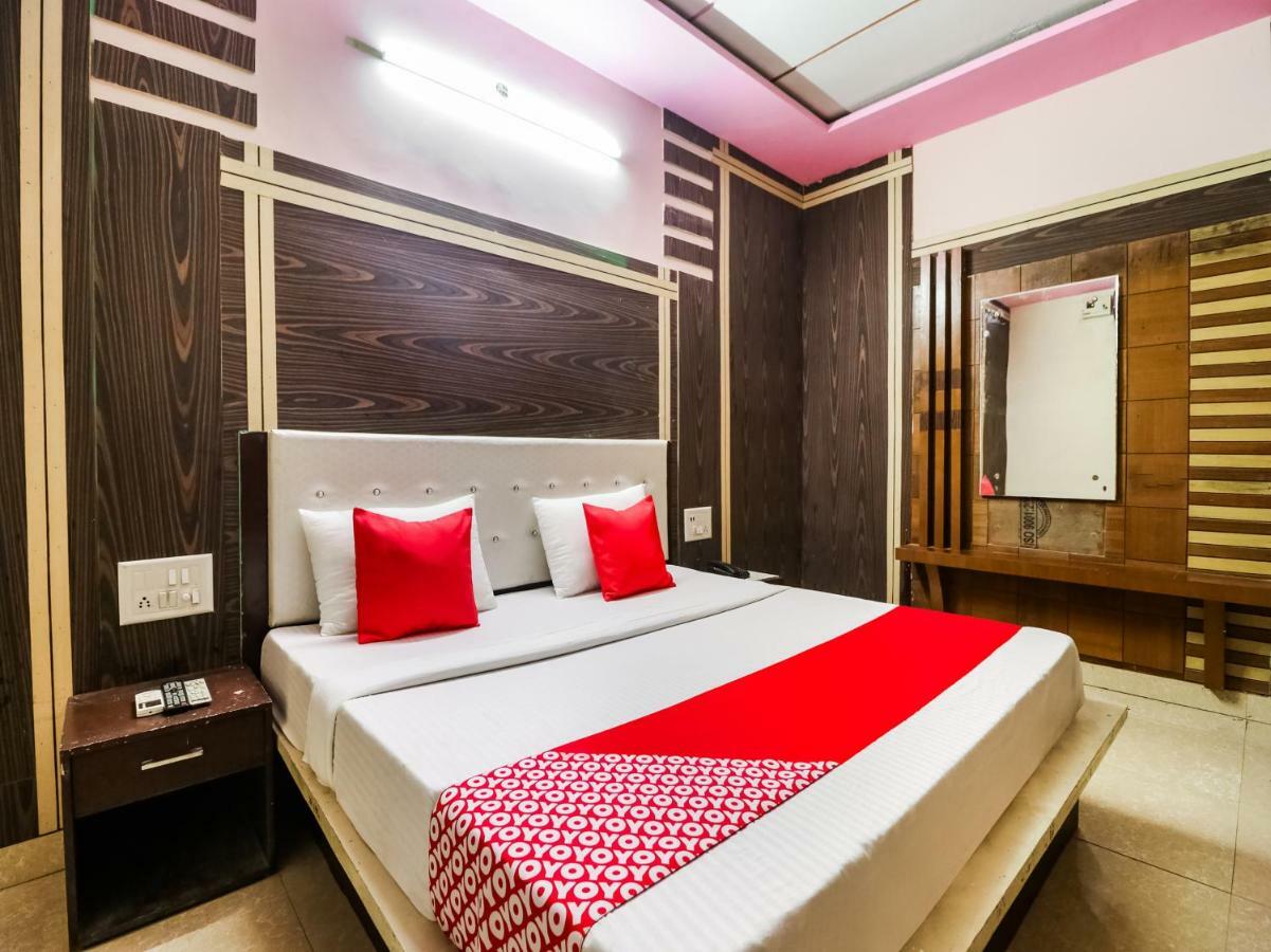 Oyo 47630 Grand Villa Moga 外观 照片